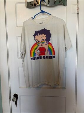 Betty Boop "Pride Queen" Graphic Tee - Cream with Rainbow Size XL
